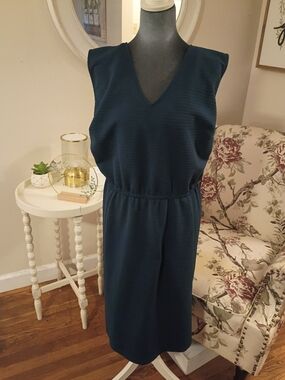Lane Bryant Sz. 26/28 Sleeveless V-Neck Dress Size 26 28